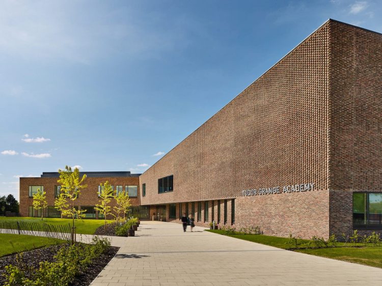 Tudor Grange Academy Worcester by Gareth Walker - Staffordshire Professional Commercial Architectural Photographer